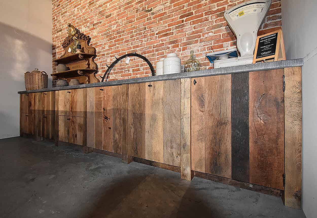 Keukenmeubel-met-Belgisch-hardstenen-blad