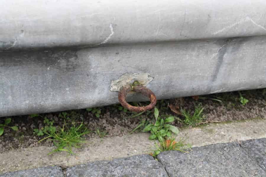 Antieke-Belgisch-hardstenen-trog