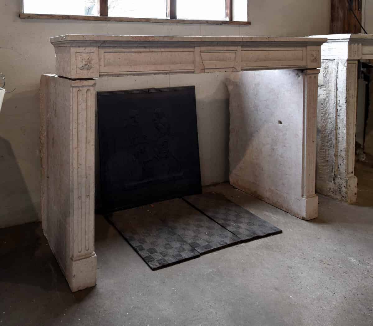 Antieke-marmerstenen-voorzetschouw