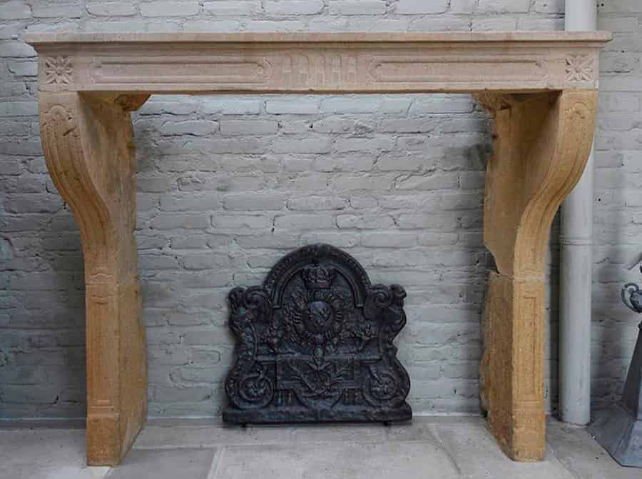 antieke-zandstenen-schouw