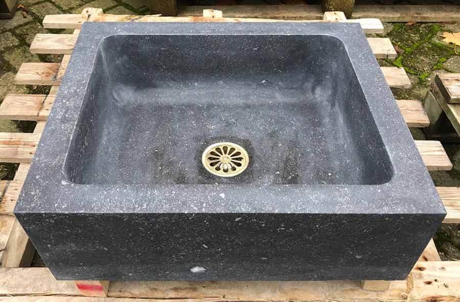 Belgisch-hardstenen-wasbak