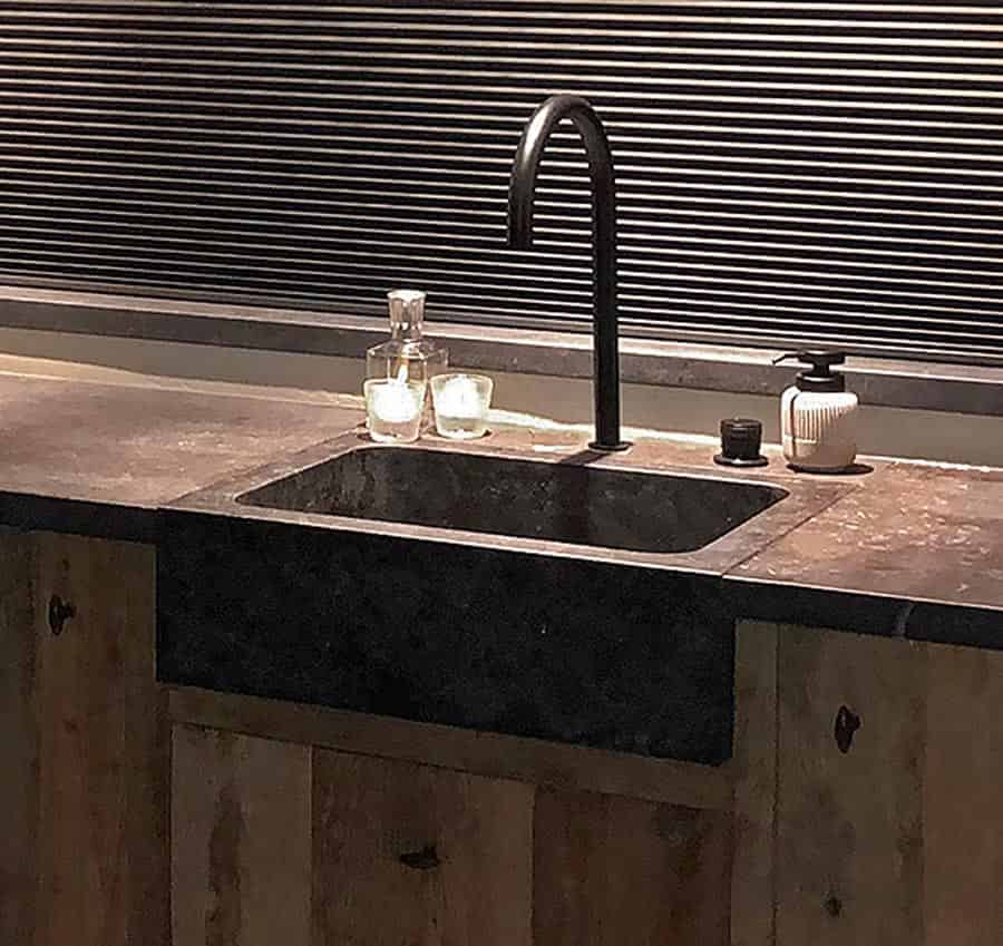 Belgisch-hardstenen-wasbak