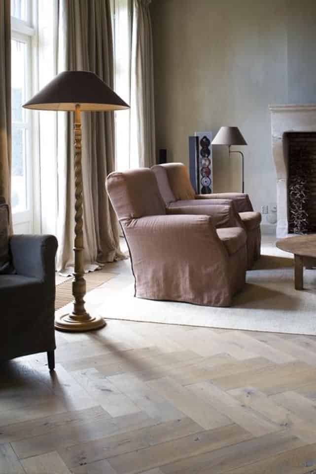 Brede-visgraat-parket-rustiek-eiken