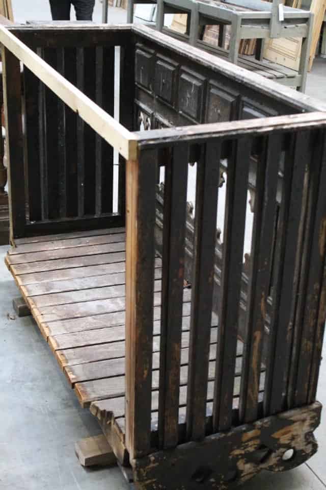 Decoratief-balkon-oud-hout