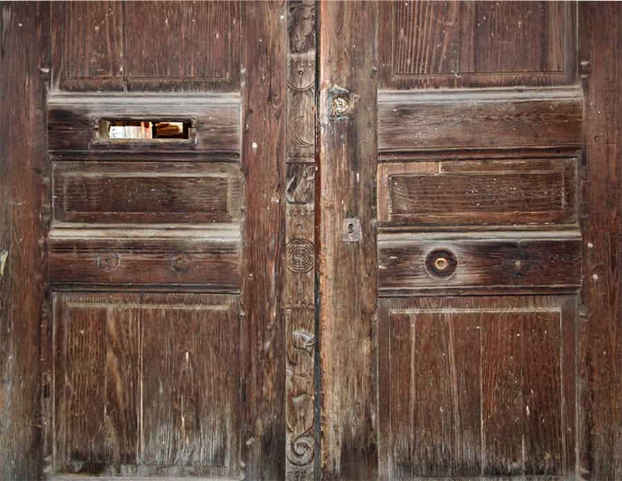 Dubbele-grenen-deur-met-kozijn