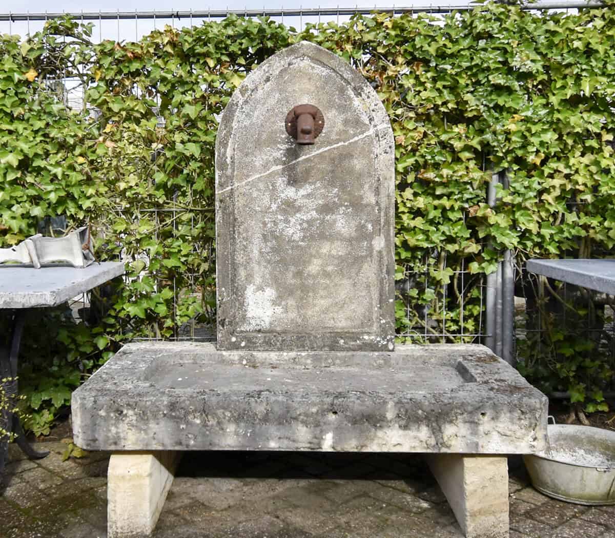 Wandfontein-uit-Franse-steen