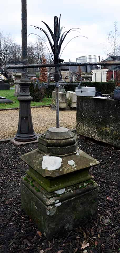 Zonnewijzer-op-sokkel