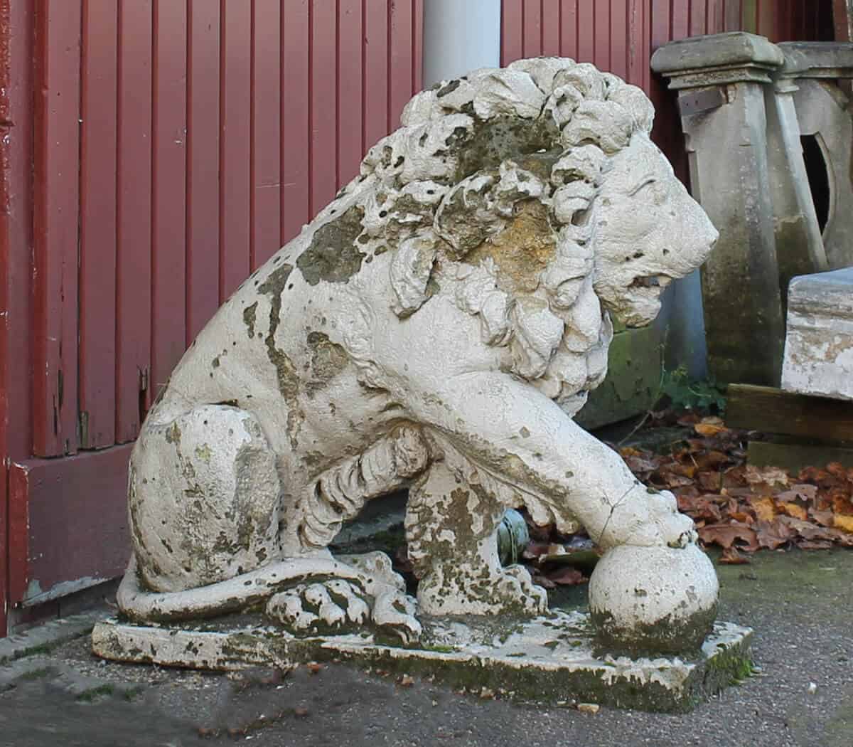 koppel-antieke-zandstenen-leeuwen