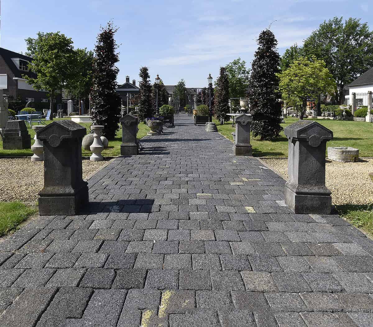 oude-hardstenen-palen