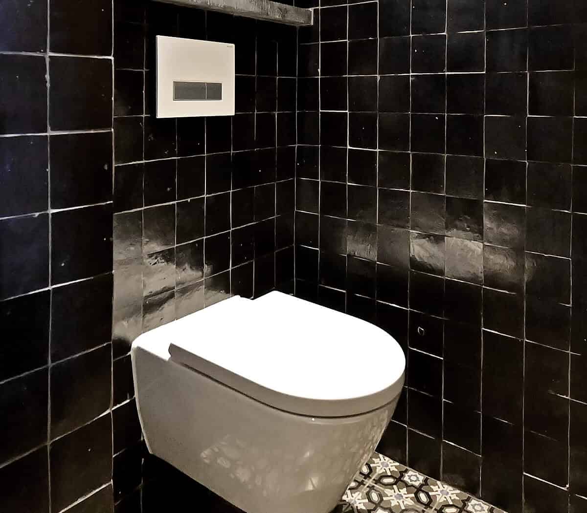 handgevormde-zelliges-zwart-wandtegel