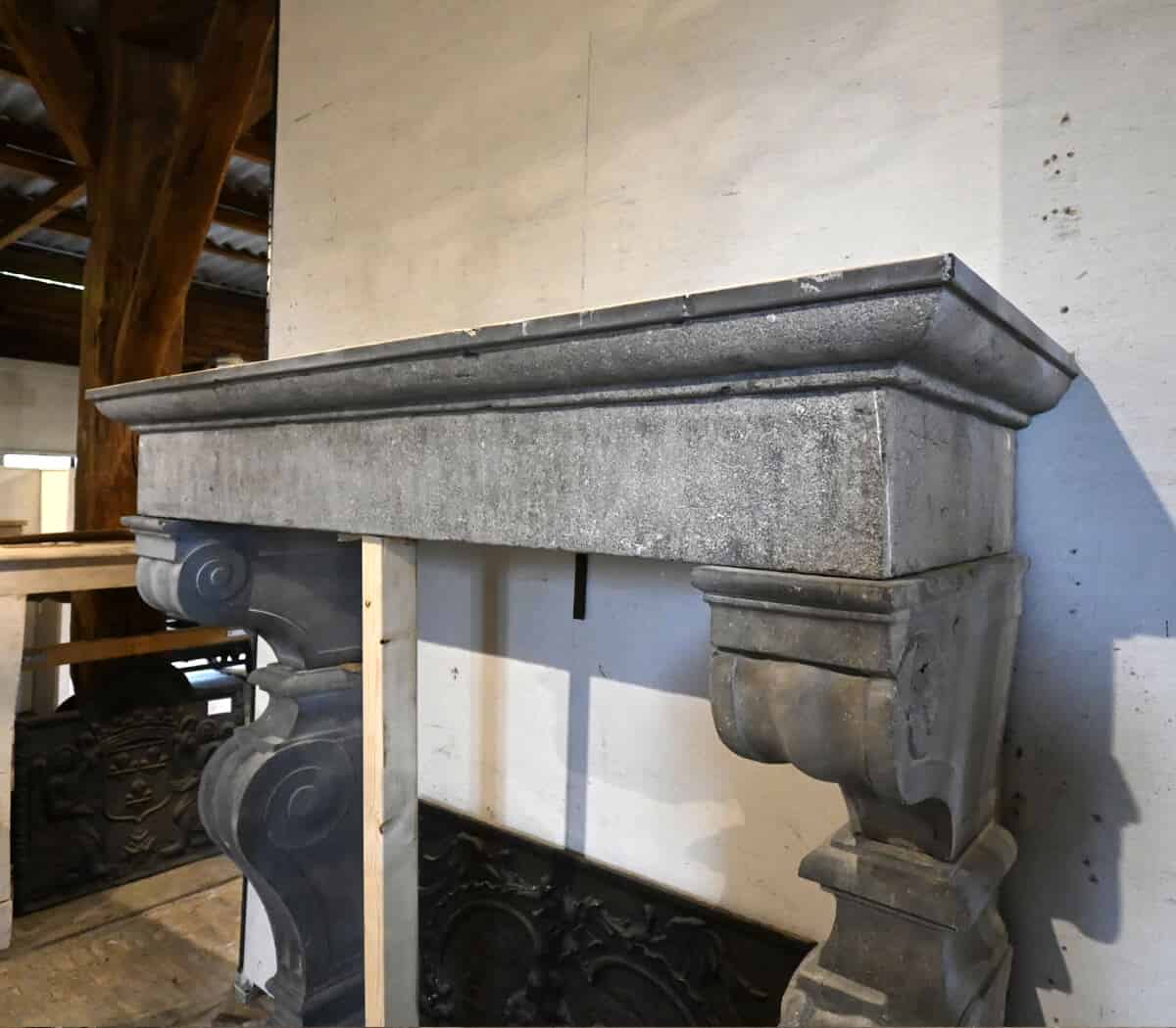 Belgisch-Blauwsteen-Kasteelschouw