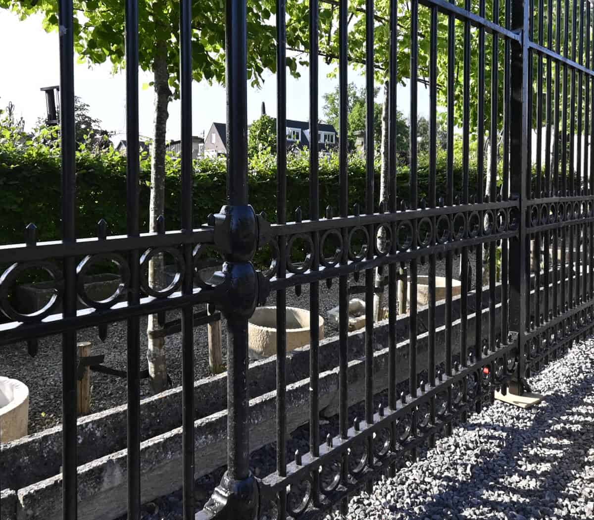 Grote-poort-met-arduin-poortpalen