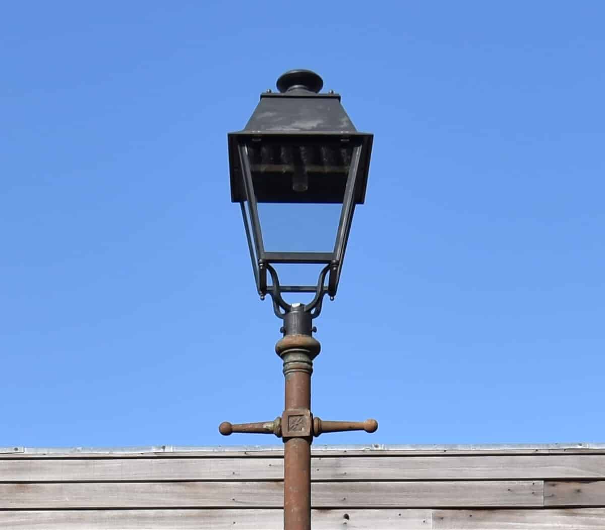 lantaarnpaal-met-kap