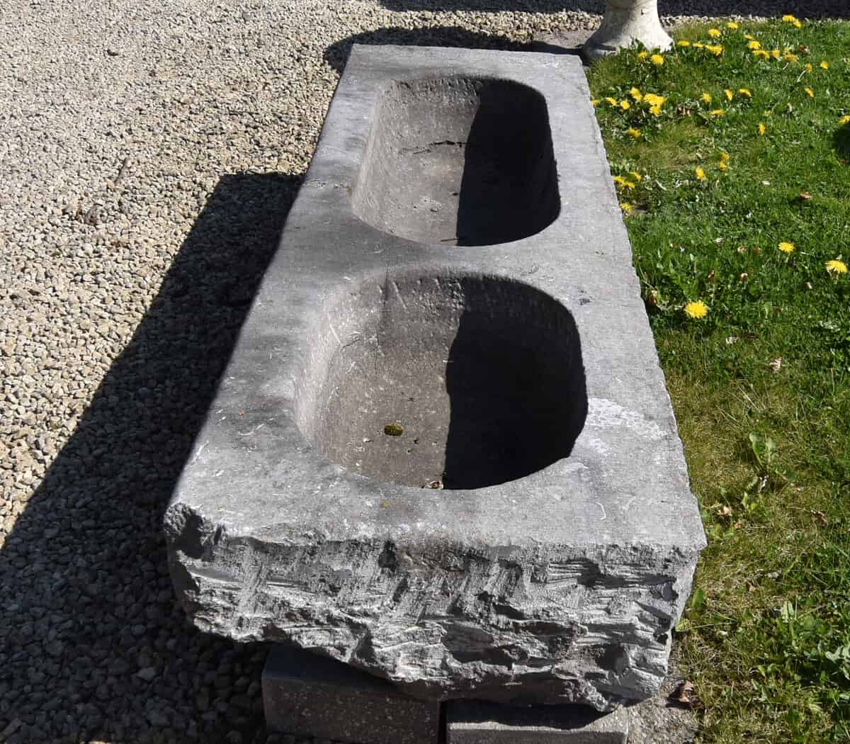 belgisch-hardstenen-trog