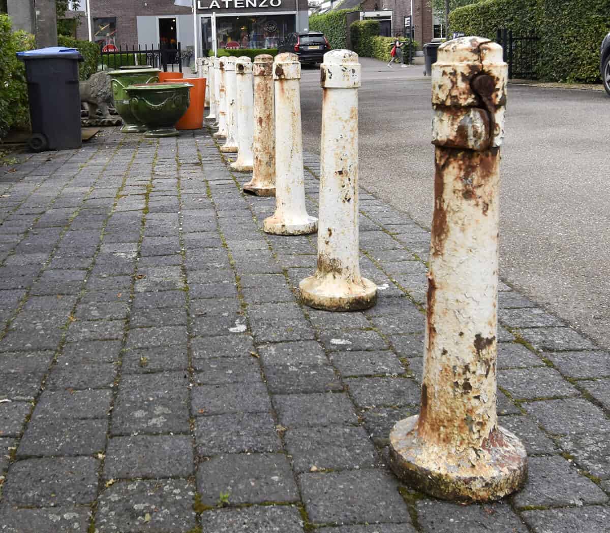 14-gietijzeren-paaltjes