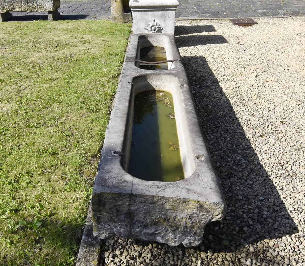 antieke-belgisch-hardstenen-trog