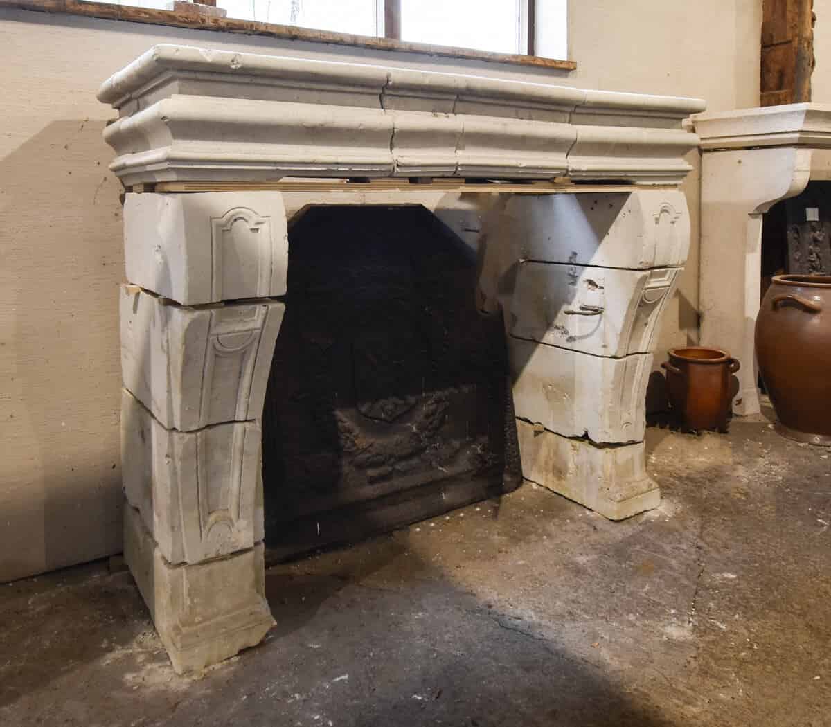 antieke-zandstenen-ombouwschouw