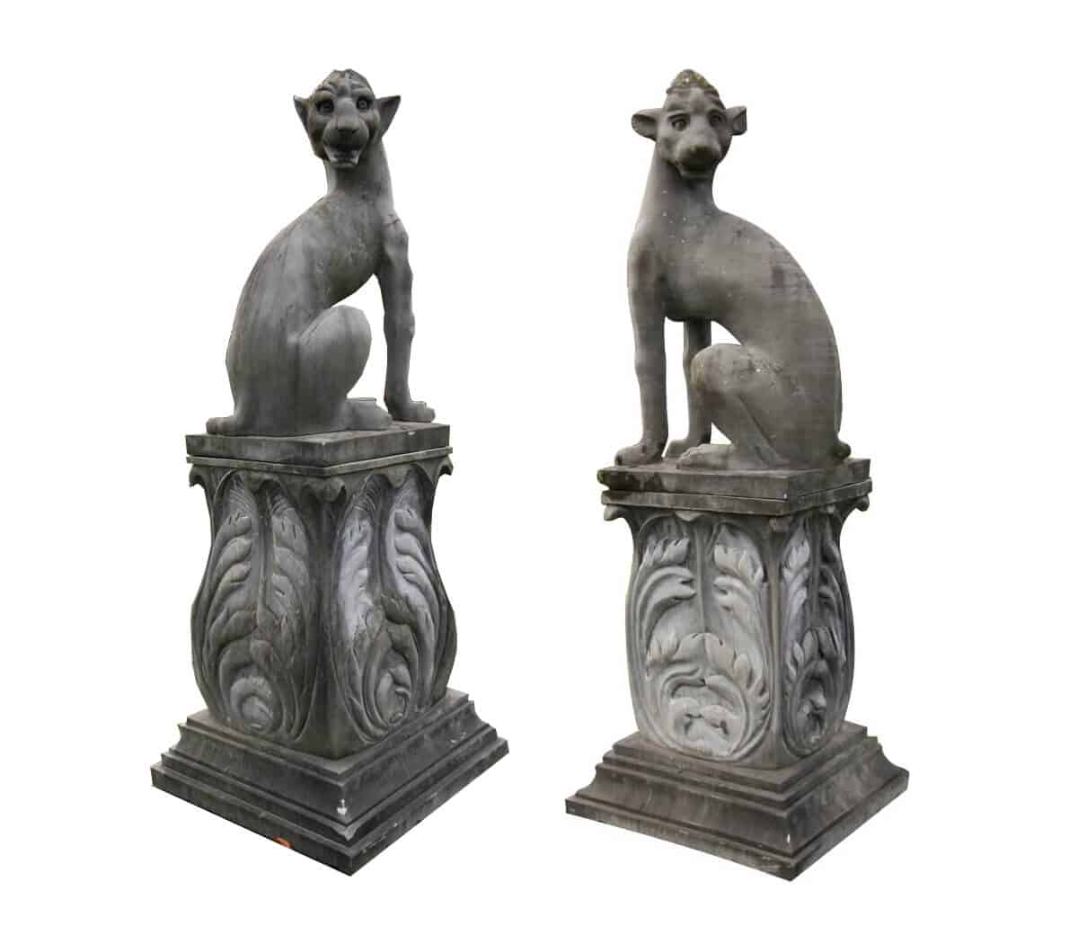 Set-van-2-honden-op-sokkel