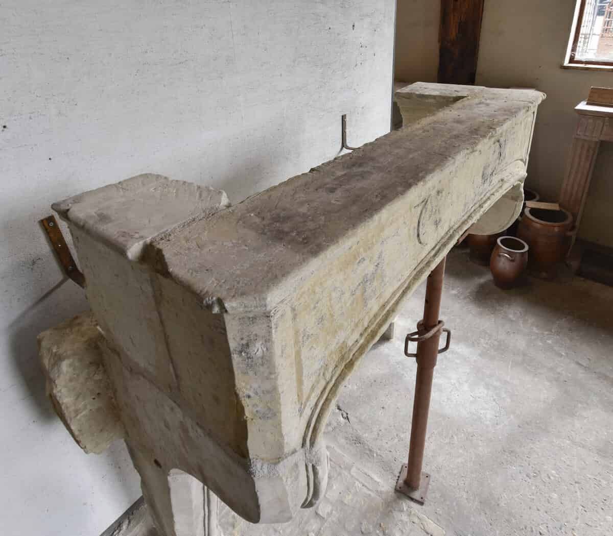 Zandstenen-ombouwschouw