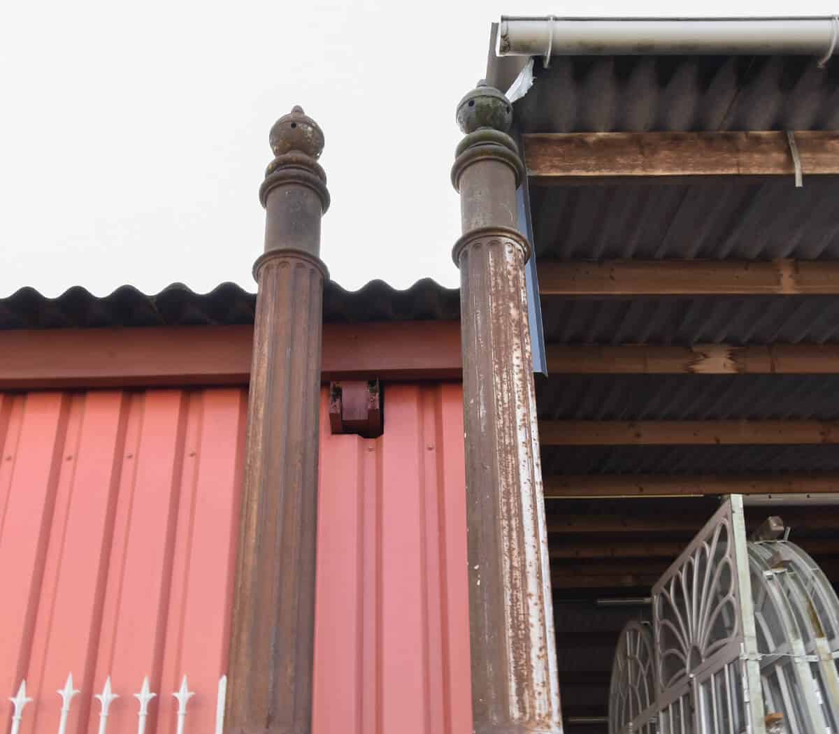 Set-van-2-ijzeren-palen