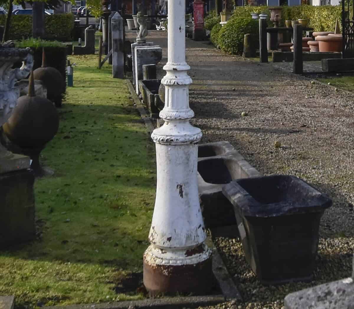 Lantaarnpaal-met-kap