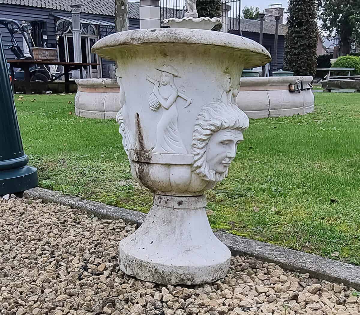 Set-van-2-marmeren-vazen