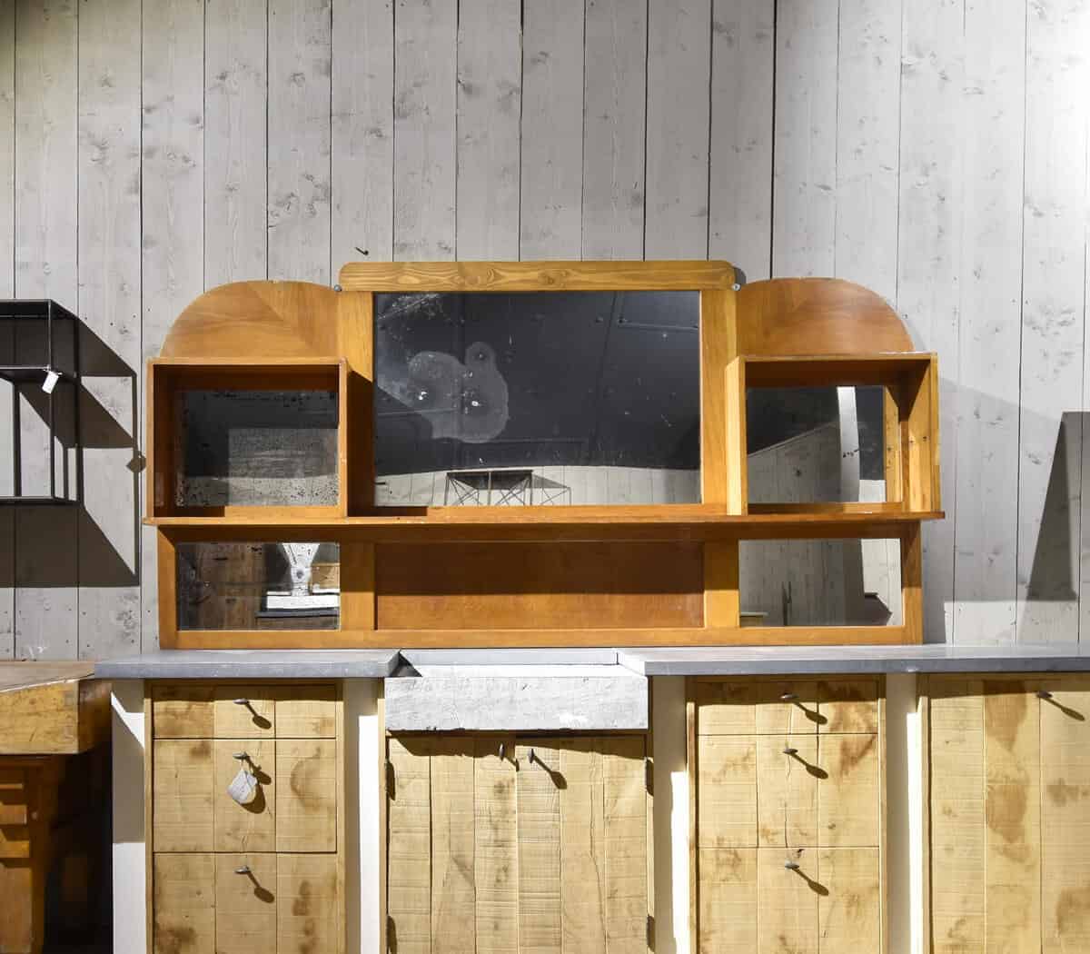 Vintage-spiegel-met-vakken