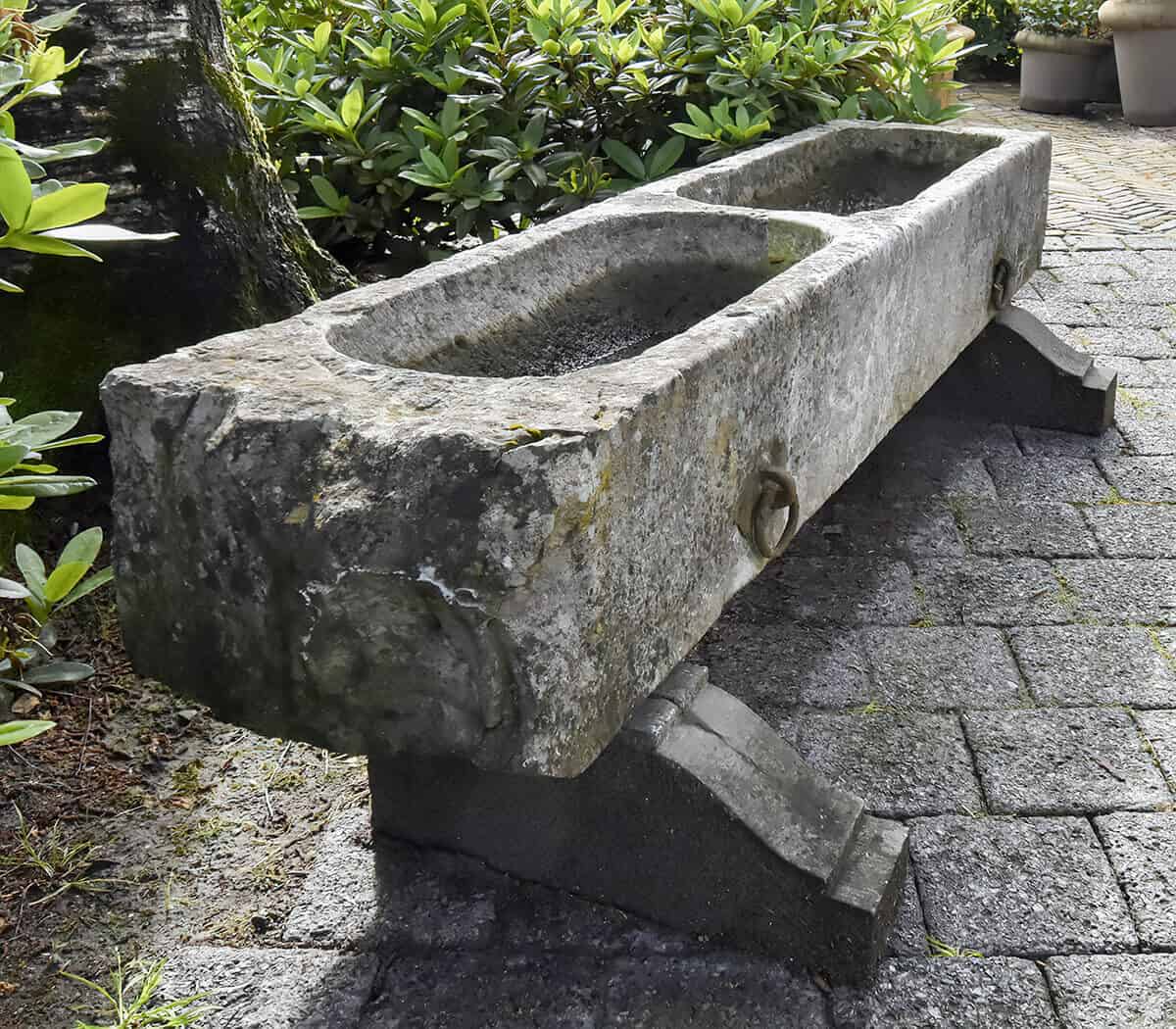 Belgisch-hardstenen-trog