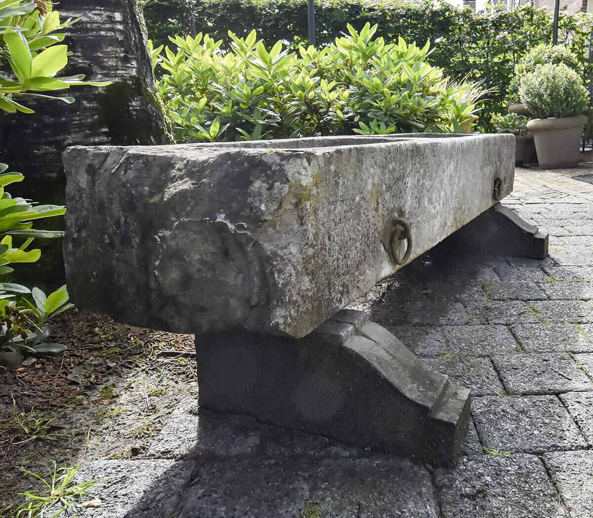 Belgisch-hardstenen-trog