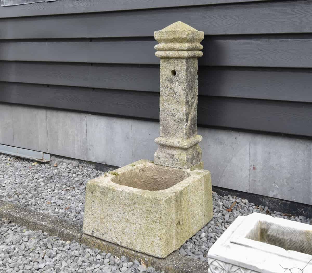 Kleine-granieten-fontein