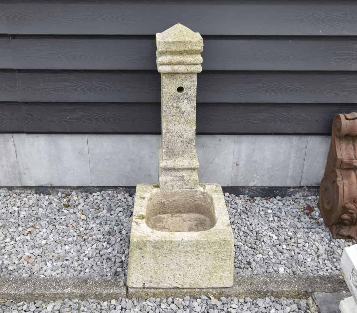 Kleine-granieten-fontein