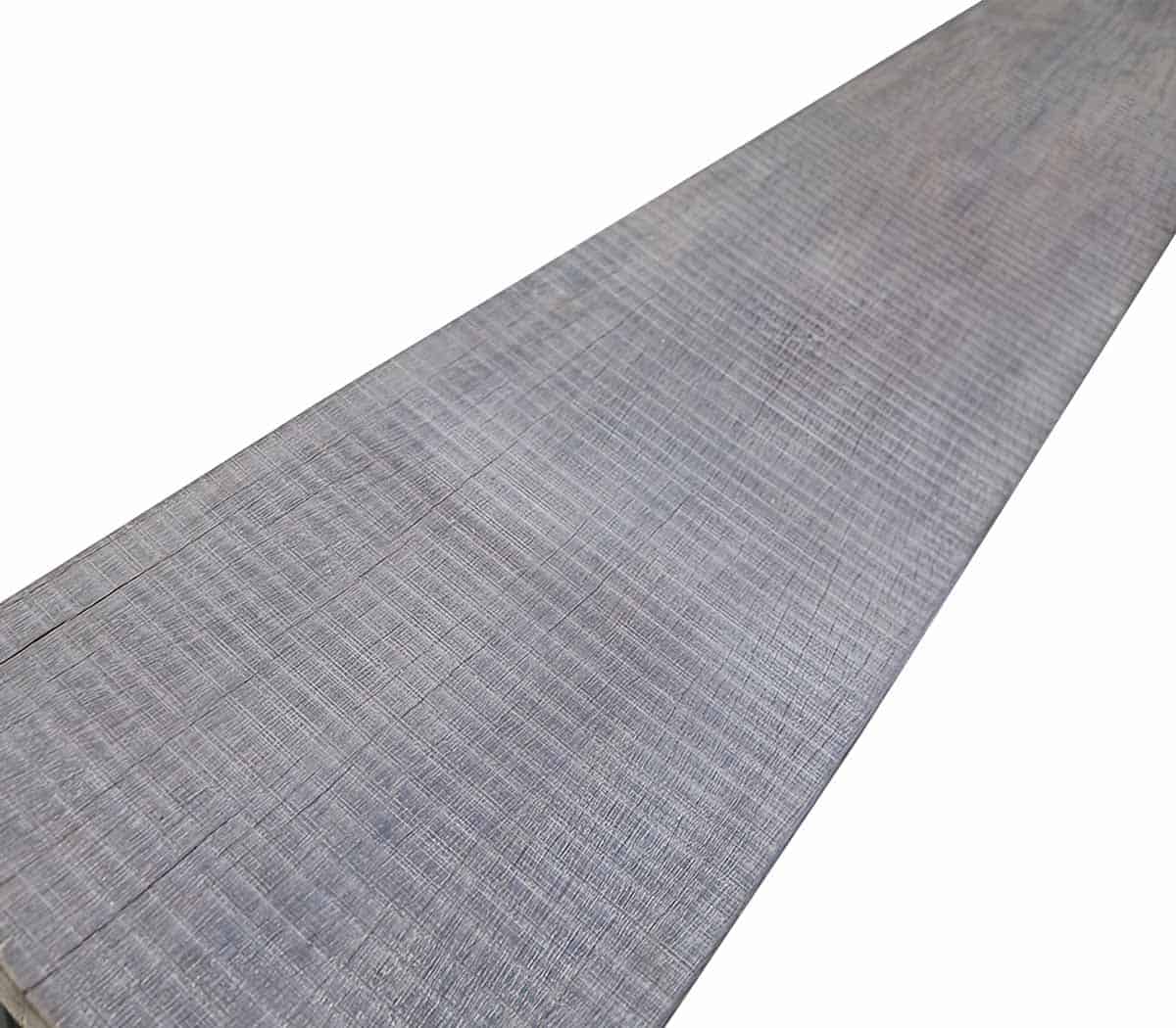 Wandtafel-met-ijzeren-onderstel