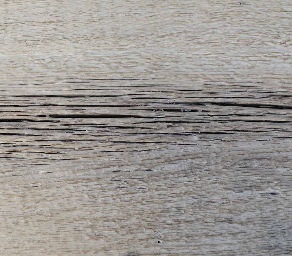 Wandtafel-met-ijzeren-onderstel