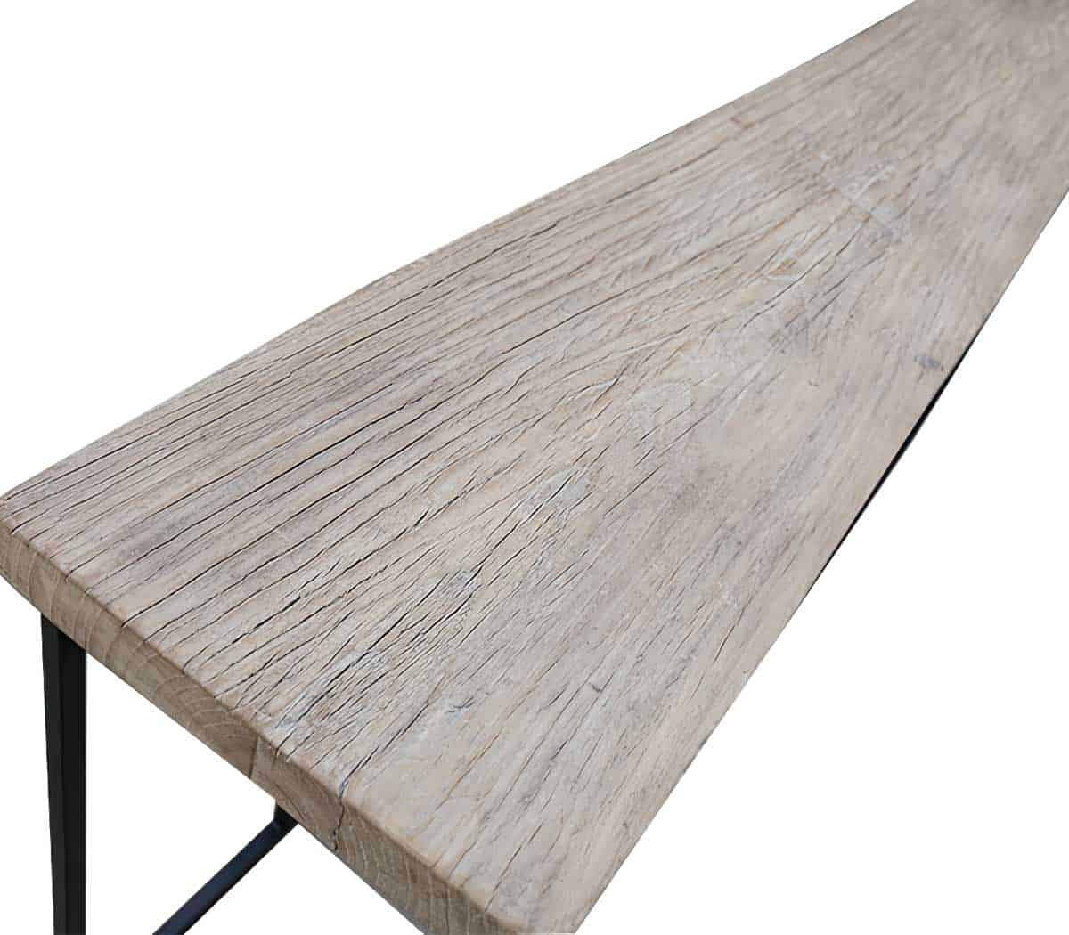 Wandtafel-met-ijzeren-onderstel