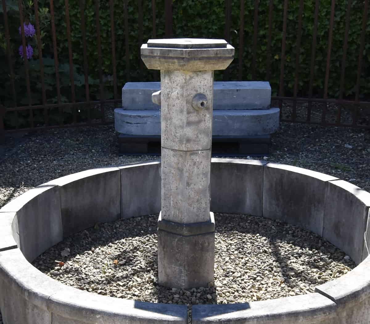 Fontein-met-fonteinrand