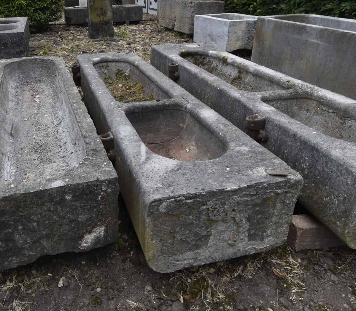 Hardstenen-dubbele-trog