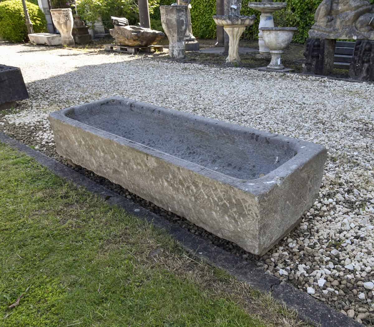 Hardstenen-trog