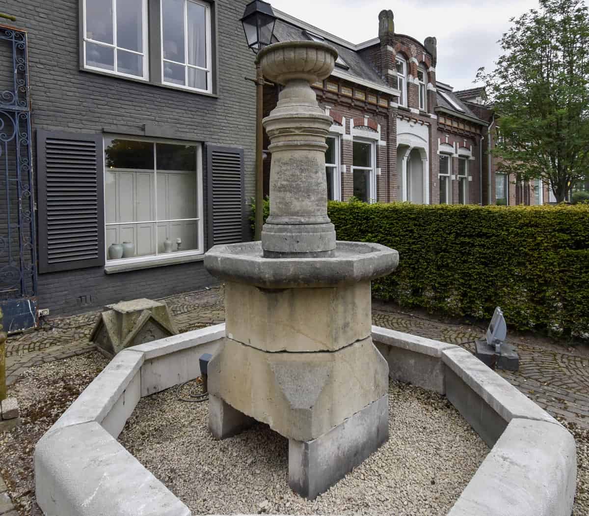 Zandstenen-fontein