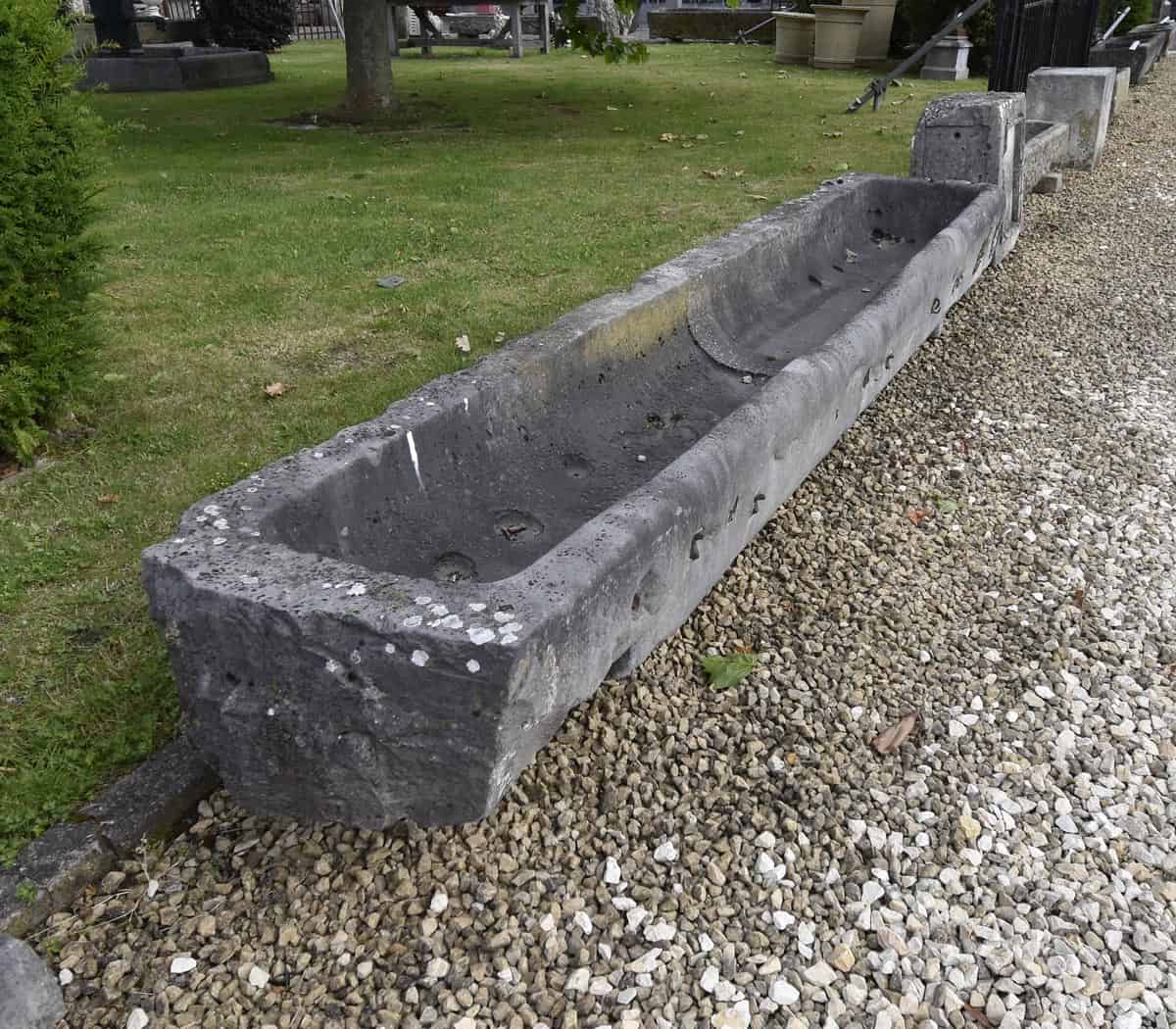 Hardstenen-trog