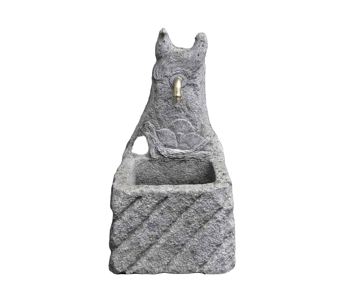 Fontein-met-kippen-en-spuwer