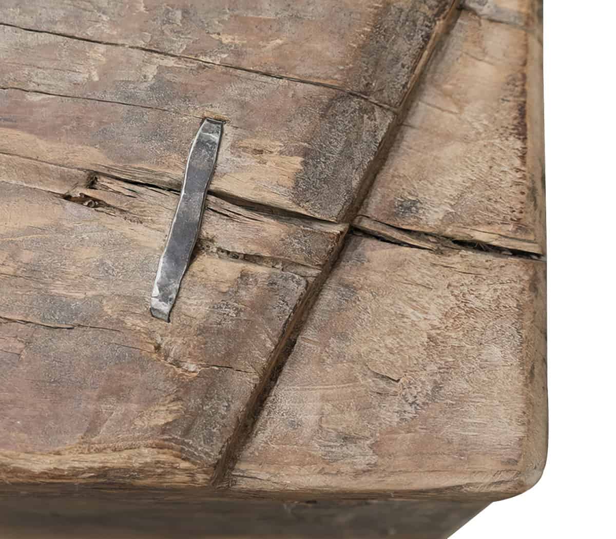 Robuuste-boomstam-bank