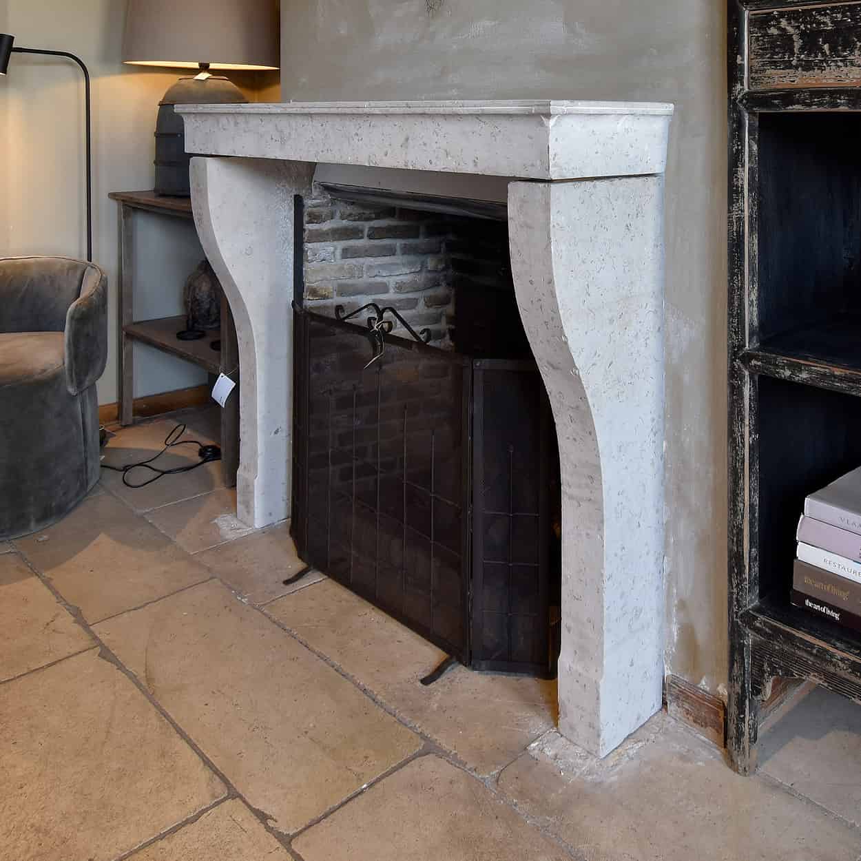 Marmerstenen-voorzetschouw