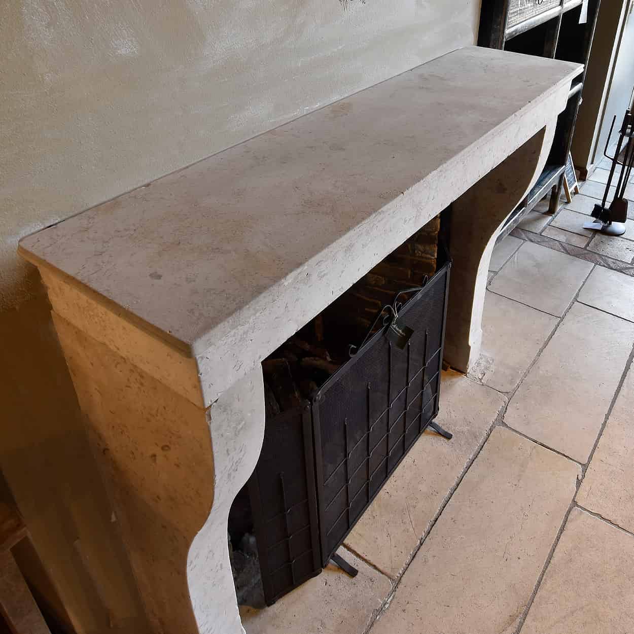 Marmerstenen-voorzetschouw