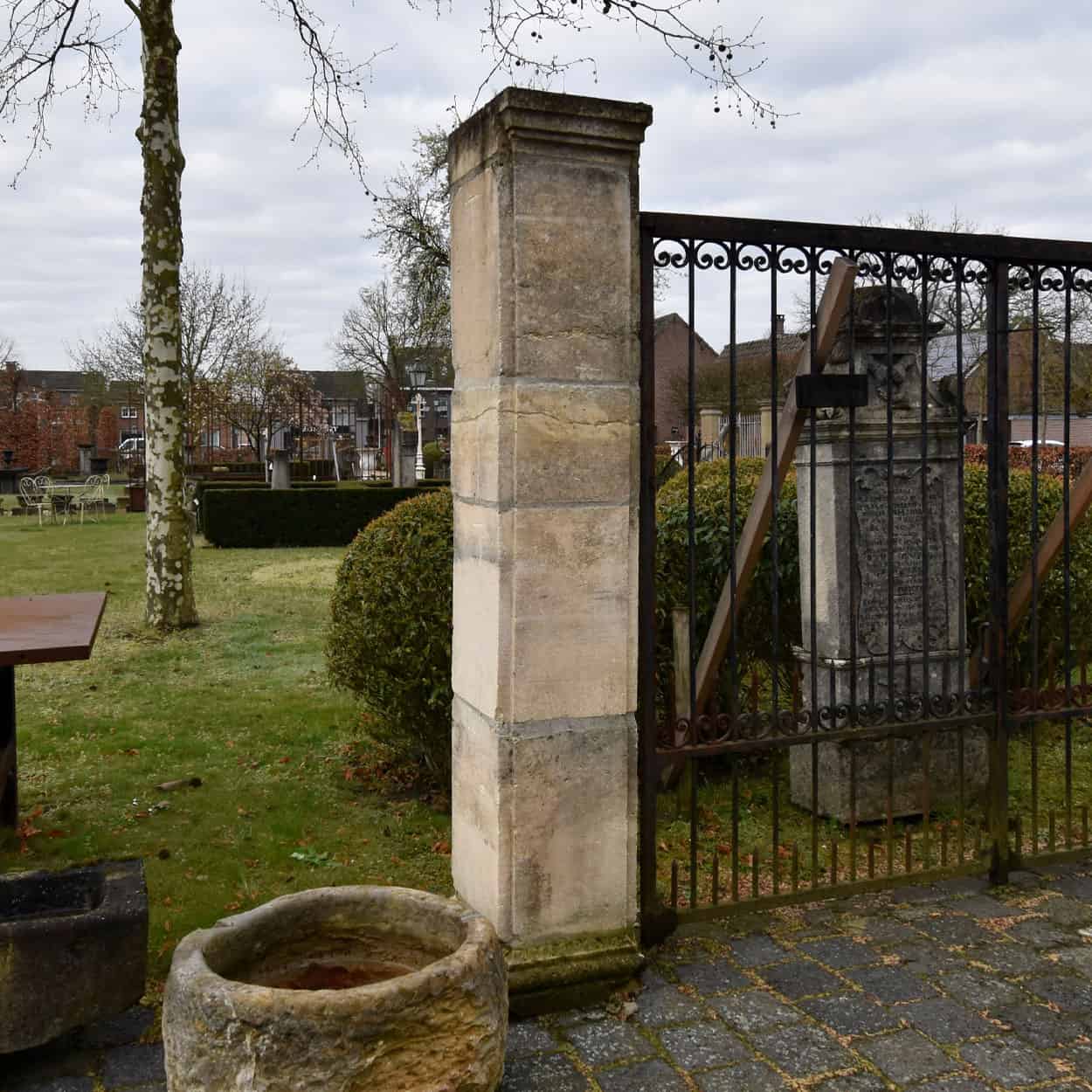 Zandstenen-poortpalen