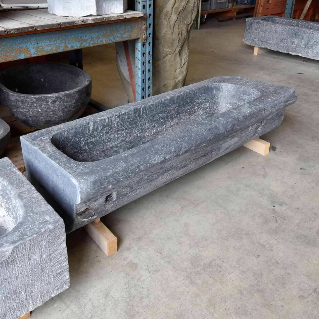 Oude-hardstenen-Trog-geborsteld