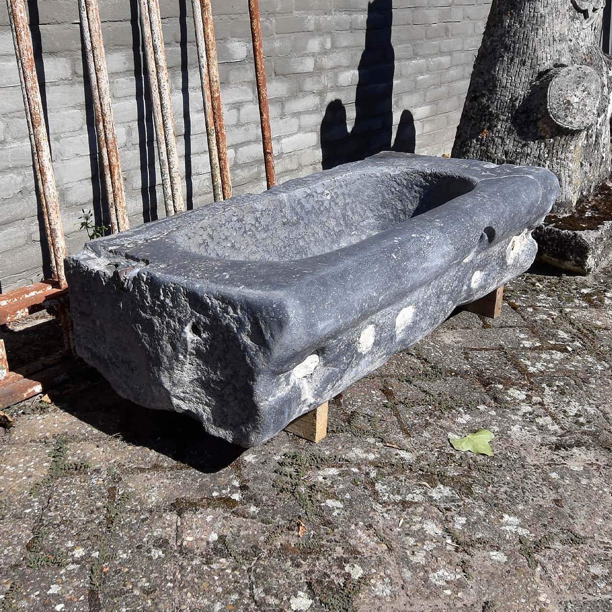 Oude-hardstenen-Trog-geborsteld