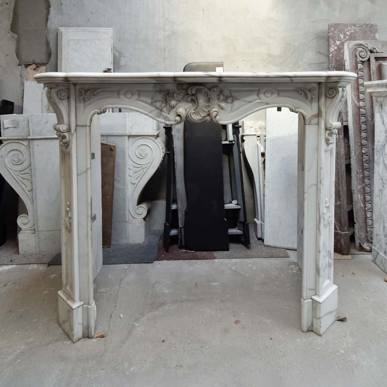 Antieke-marmeren-Louis-XV-ombouwschouw
