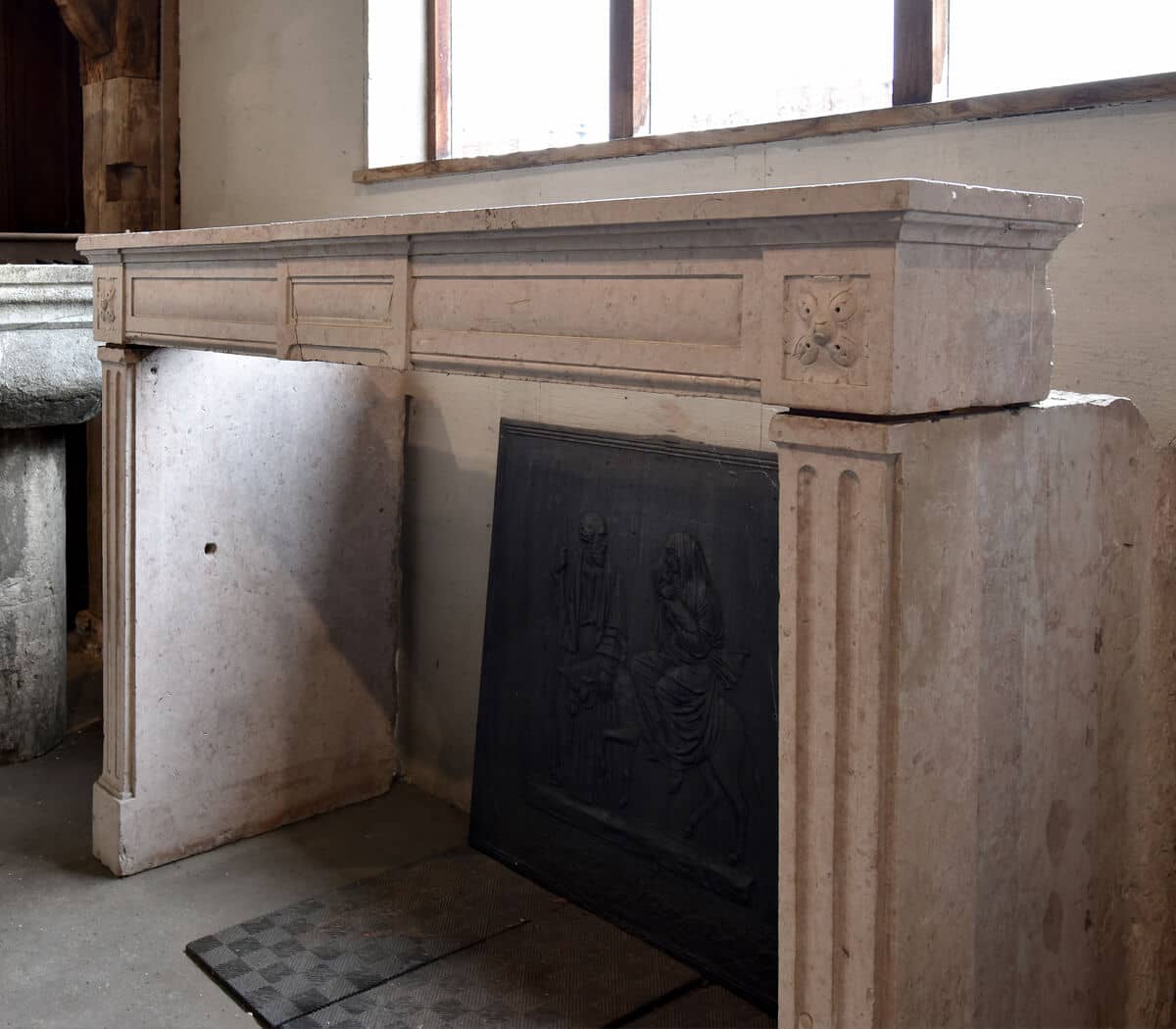 Antieke-marmerstenen-voorzetschouw