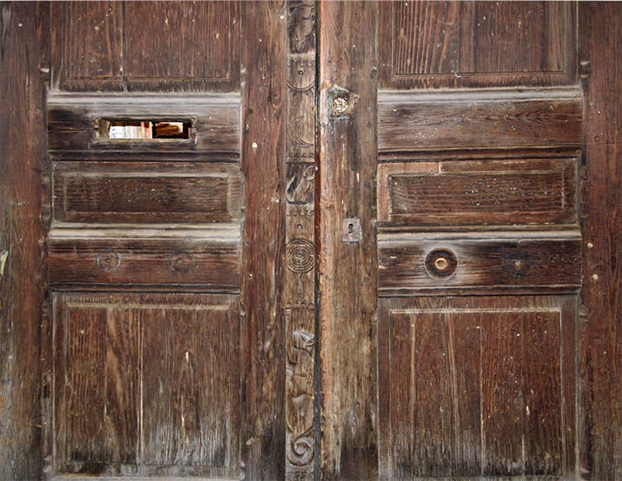 Dubbele-grenen-deur-met-kozijn