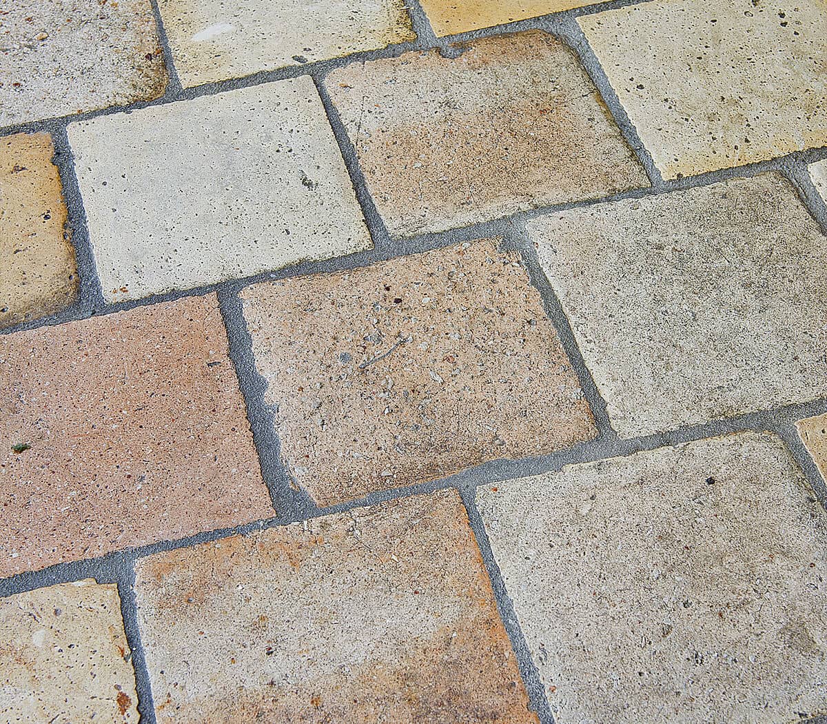 antieke-plavuizen-estriken-blanche-et-jaune